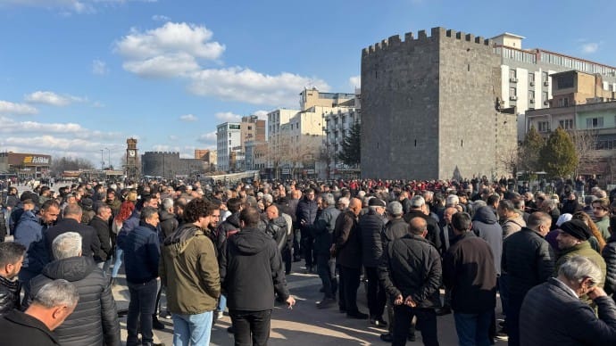 690x450nc-amd-15-02-2025-baris-ve-ozgurluk-yuruyusu3