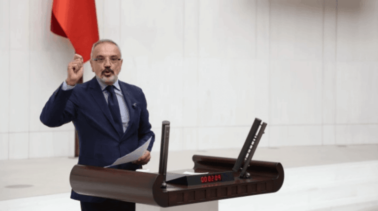 Kayyım atamasına tepki gösteren DEM Partili Sırrı Sakık