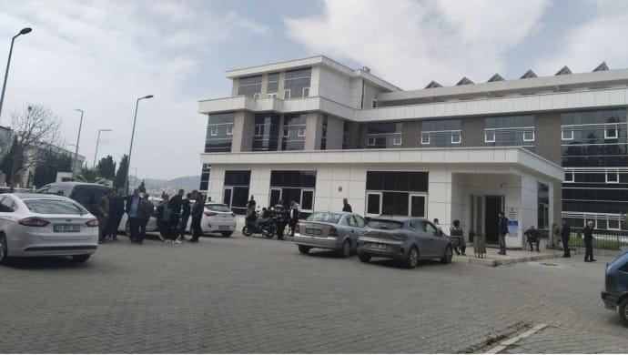 690x390cc-izm-31-03-2025-izmirde-uc-kisi-yasamini-yitirdi