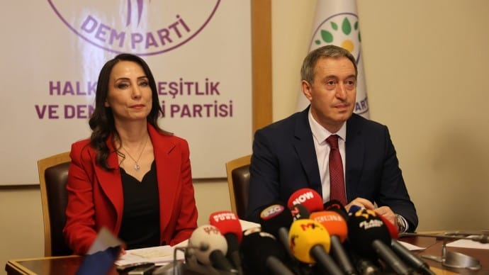 690x450nc-ank-17-03-2025-dem-parti-heyeti-gorusme-sonrasi-aciklama-yeni1