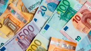 euro-40-tlyi-asti-rekor-kirdi-ctdn