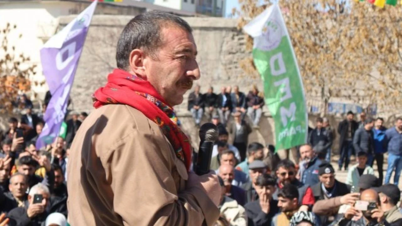 kurtce-konusmasi-translate-ile-cevrilen-budak-tutuklandi-gxdu