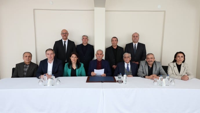 690x390cc-AbdullahcalanveDEMPartiHeyeti1