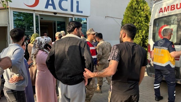 690x390cc-amd-19-04-2025-bismil-aile-kavga-yarali6