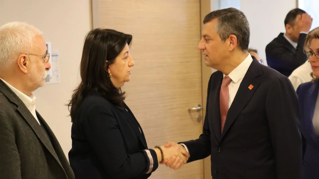 gazeteci-ve-siyasetciler-sirri-sureyya-onderi-ziyaret-etti-sdmp