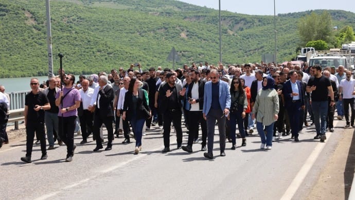 690x390cc-drsm-17-05-2025-kaytan-altun-anma-dersim-yuryus9