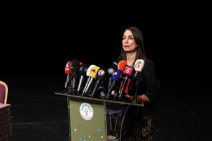 690x450nc-amd-23-05-2025-tulay-hatimogullari-konusma8