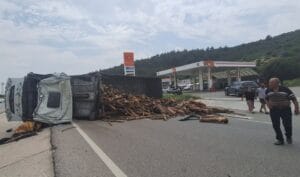 canakkalede-zincirleme-kaza-olu-ve-yaralilar-var