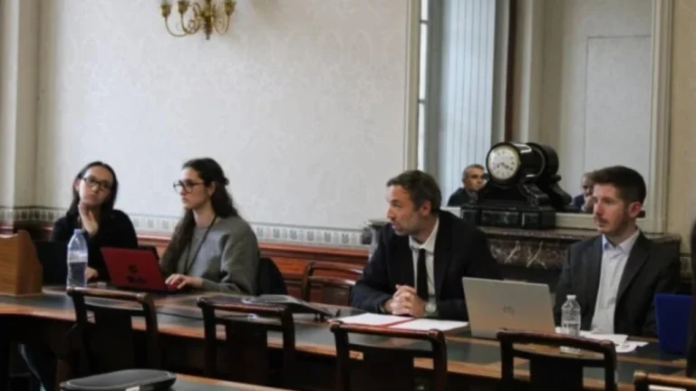 ozerk-yonetim-heyeti-pariste-parlamenterlerle-gorustu-c7zo