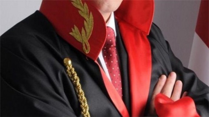 690x450nc-ist-03-06-2025-hakimin-esi-7-bucuk-milyon-tl-dolandirildi