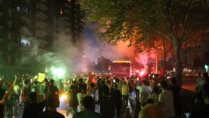 690x390cc-amd-24-08-2025-amed-amedspor-maci-icin-ekran-basinda5