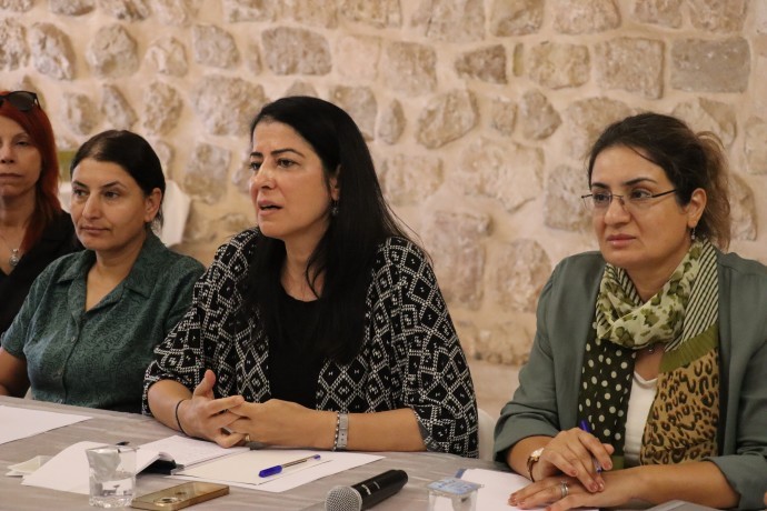 690x450nc-mrd-11-09-2025-merdin-tja-kadin-ve-hukuk-bulusmasi1