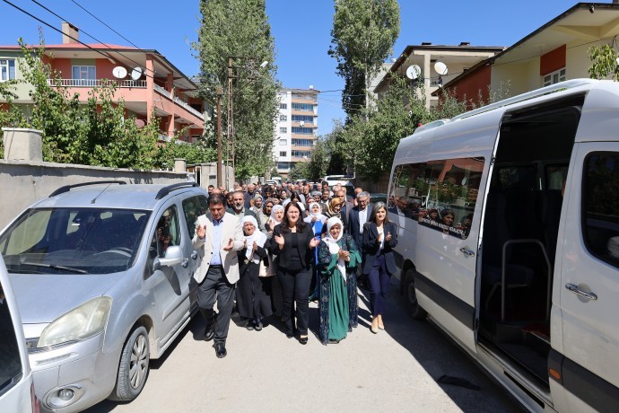 690x450nc-v-24-09-2025-agit-ertas-sezer-isik-ferhat-oztan-taziye-ziyeret11