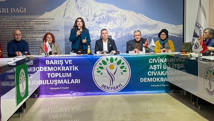 690x390cc-esk-05-12-2025-gulistan-klc-kocyigit-halk-bulusmasi1