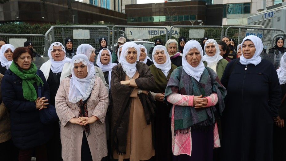 Barış Anneleri’nden İsrail Konsolosluğu önünde Rojava eylemi